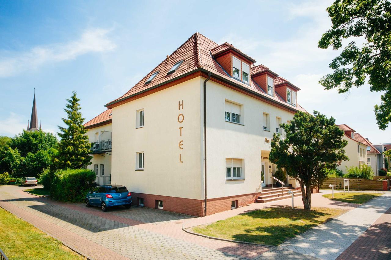 Hotel Am Uenglinger Tor Stendal Exterior photo